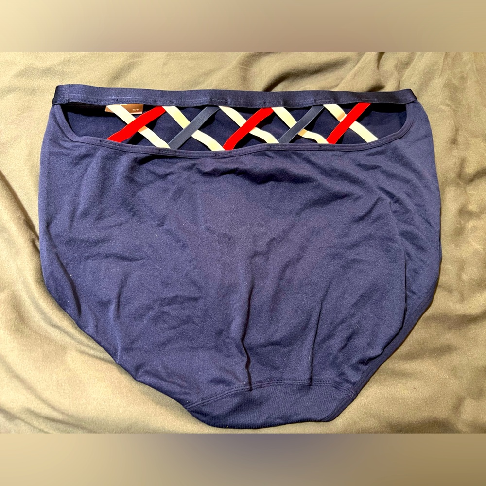 BNWT Cacique Full Smoothing Brief - Size 26/28